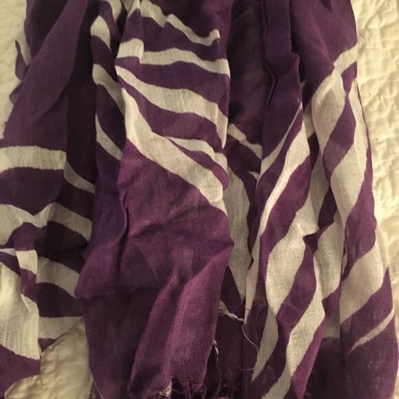 Scarf    - Picture 3 of 3